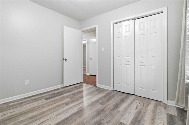 Building Photo - 442 Booth Cir SW