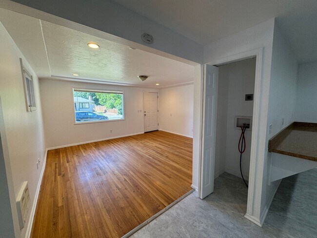 Building Photo - 47 E Garland Ave