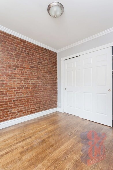 Building Photo - 416 E 13th St