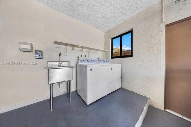 Building Photo - 2752 NE 3rd St