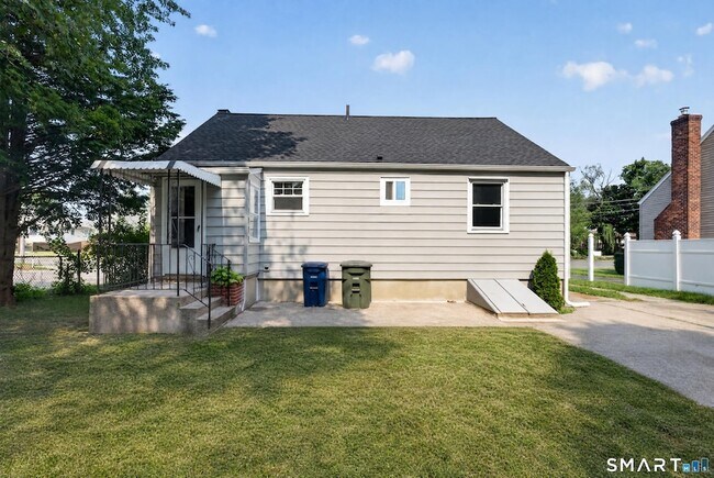 Building Photo - 11 Stratfield Pl