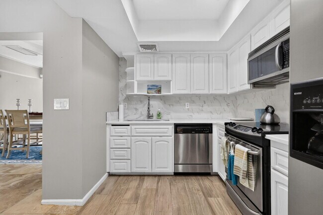 Building Photo - 213 Rio Vista Cir