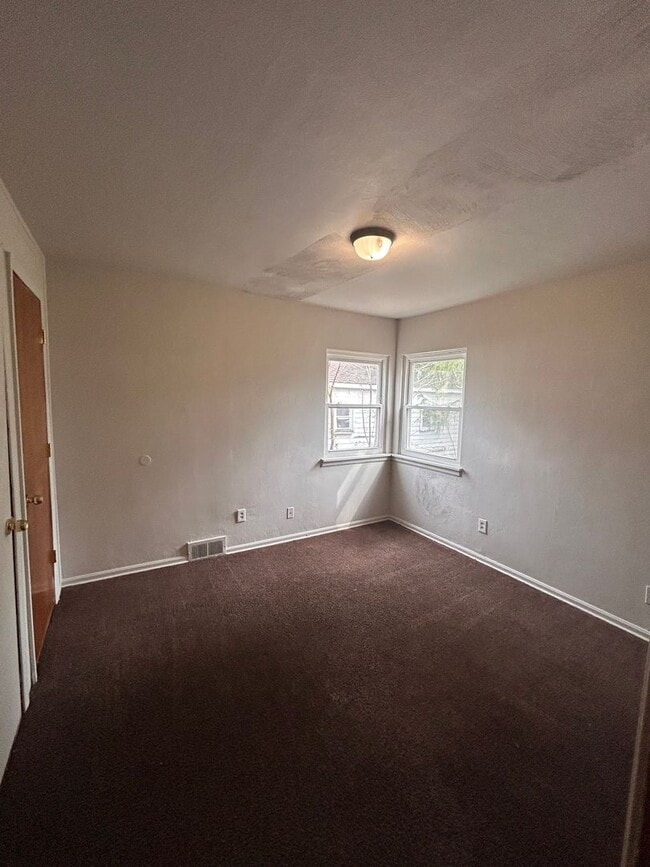 Building Photo - 4607 Euclid Ave