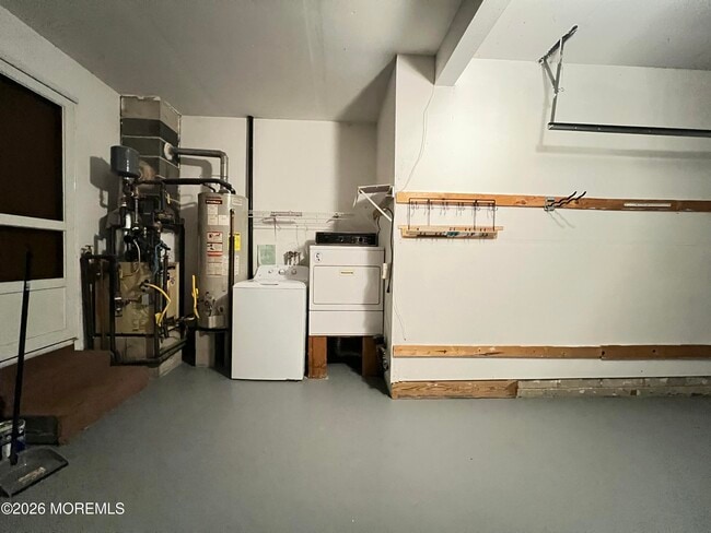 Building Photo - 9 Westport Dr