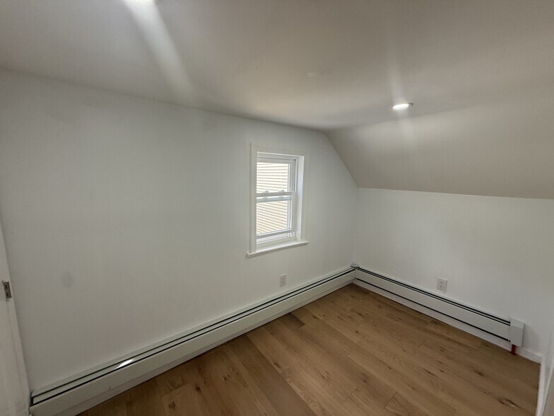 Building Photo - 82 McAdoo Ave