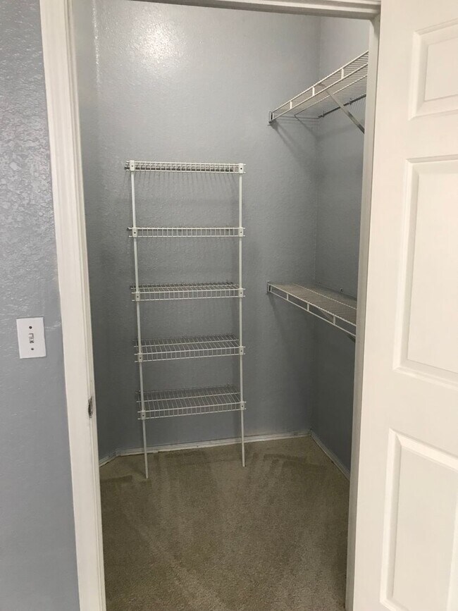 Building Photo - 2586RTJ.Madison 1110(100)