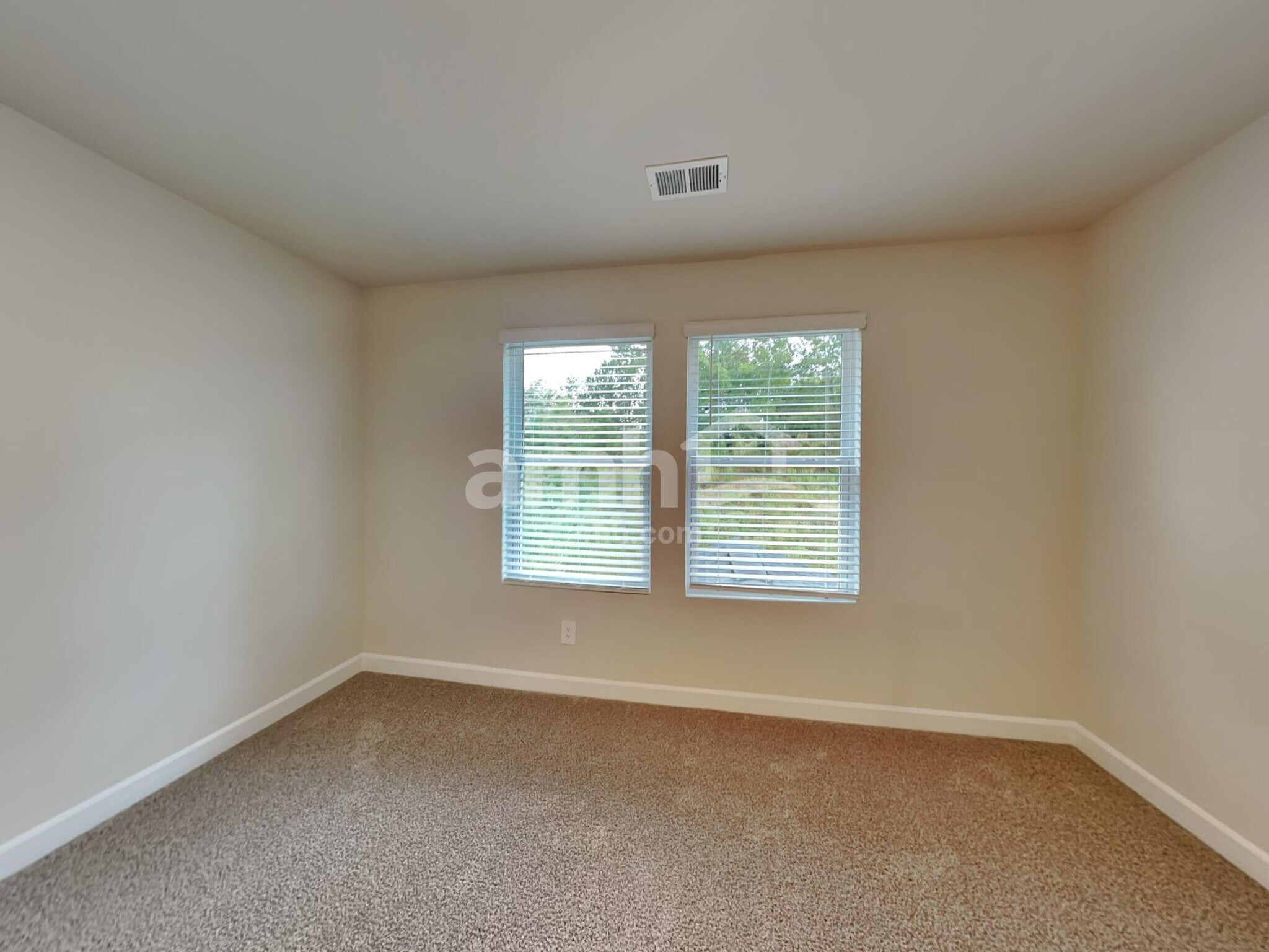 Building Photo - 223 Maxwell Dr