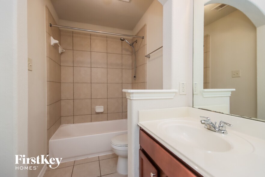 Building Photo - 21324 Kings Guild Ln