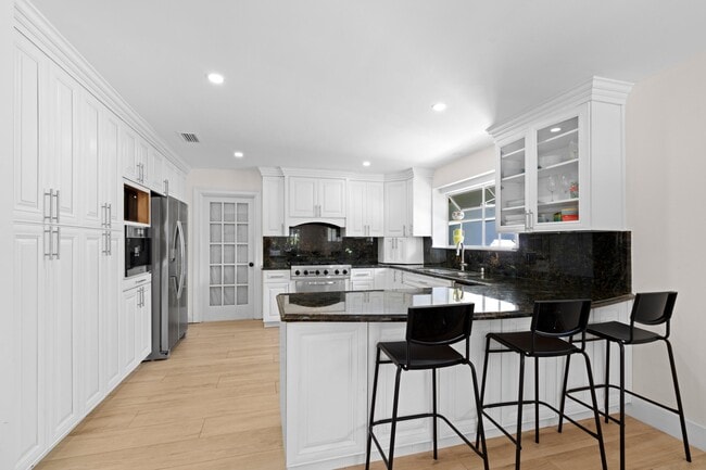 Building Photo - 486 NW 1st St