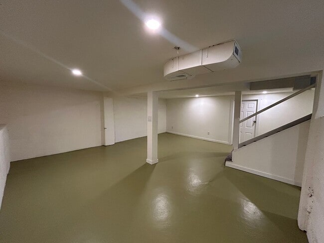 Building Photo - Rare opportunity to live in a stunning 5 B...