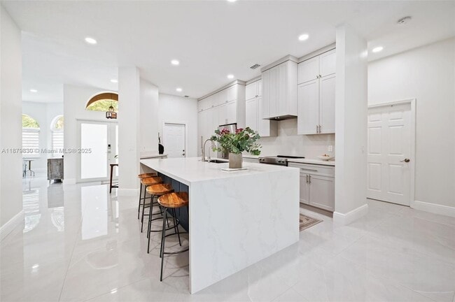 Building Photo - 3103 SW 140th Ave