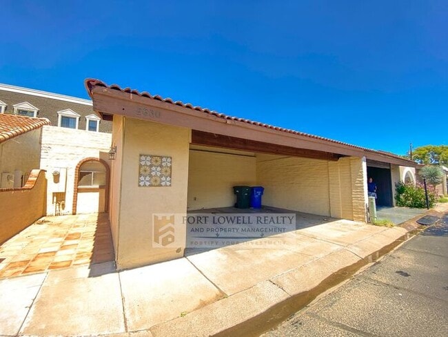 Building Photo - Super Charming 2 Bedroom 2 Bathroom Townhouse