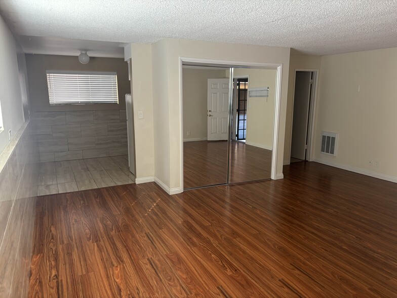 Building Photo - 15903 Halldale Ave