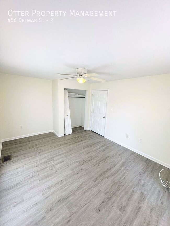 Building Photo - 456 Delmar St