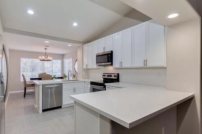 Building Photo - Terrific home in great Gilbert neighborhood!