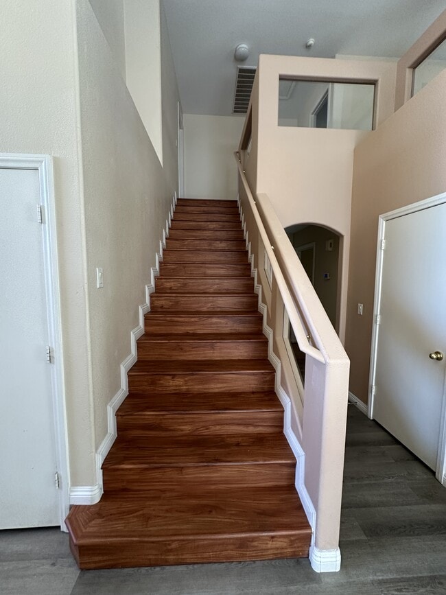 Building Photo - 903 Sterling Thorn Ct