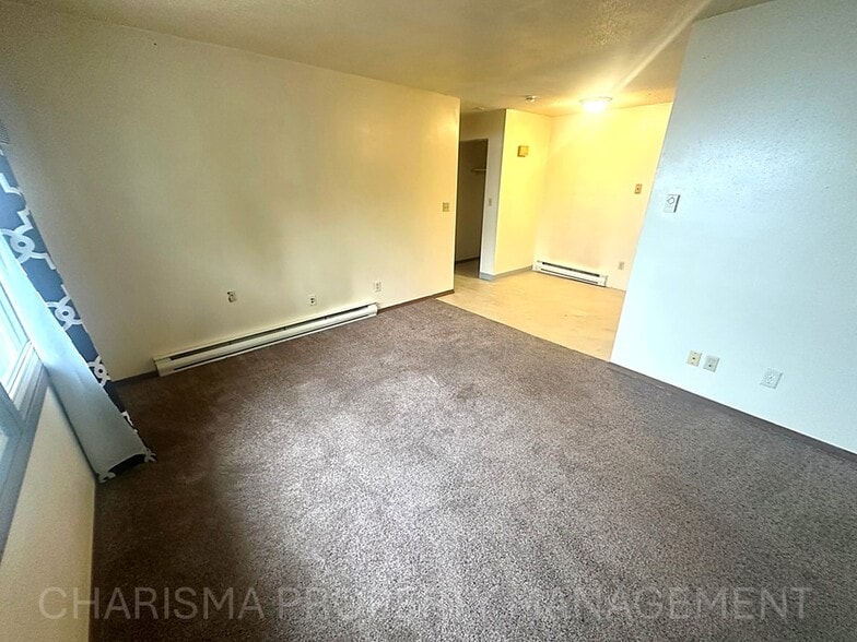 Building Photo - 513 N Main Ave