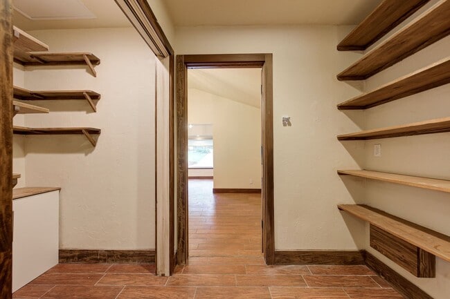Building Photo - 2429 Cedar Oak Dr