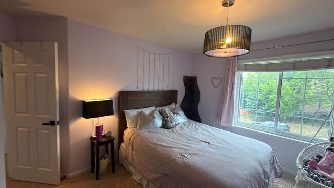 Building Photo - Great Furnished House In Fort Collins