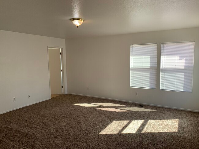 Building Photo - 1118 Solstice Ave