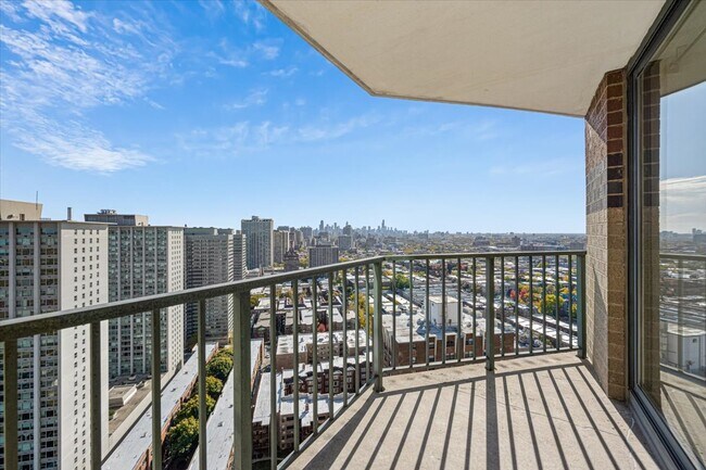 Building Photo - 3660 N Lake Shore Dr