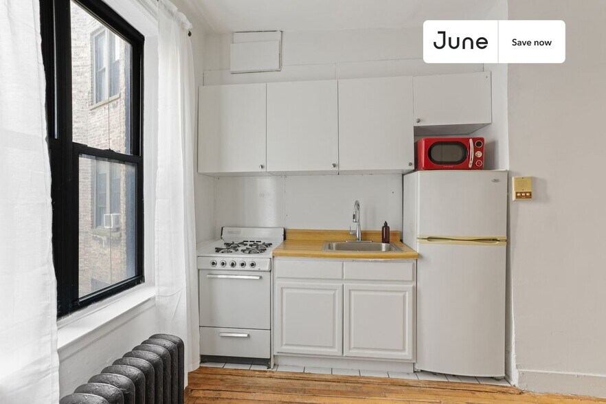 Building Photo - 609 W 151th St