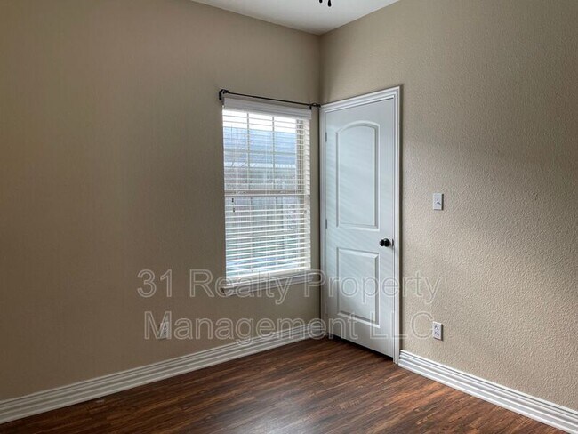 Building Photo - 603 Franklin Ave