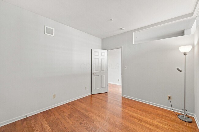 Building Photo - 160 N Wall St