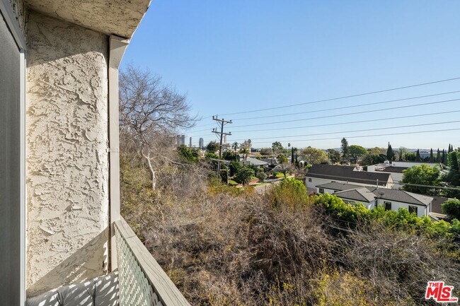 Building Photo - 1440 Veteran Ave