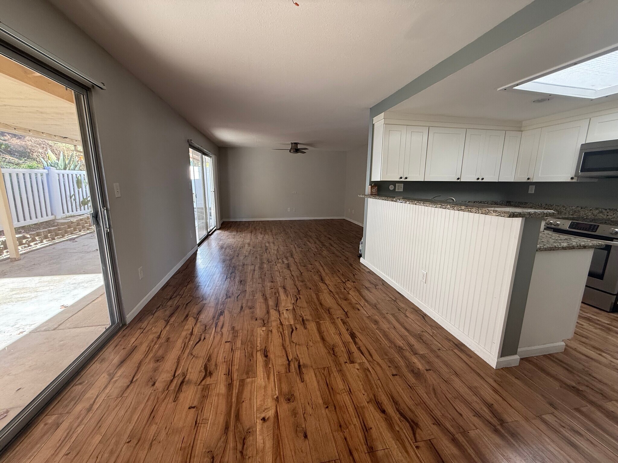 Building Photo - 1886 Fairway Park