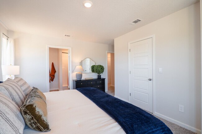 Building Photo - Fresh, Modern Living in Bemiss Springs – Stylish New-Construction 3BR Townhome with Upgraded Fini...