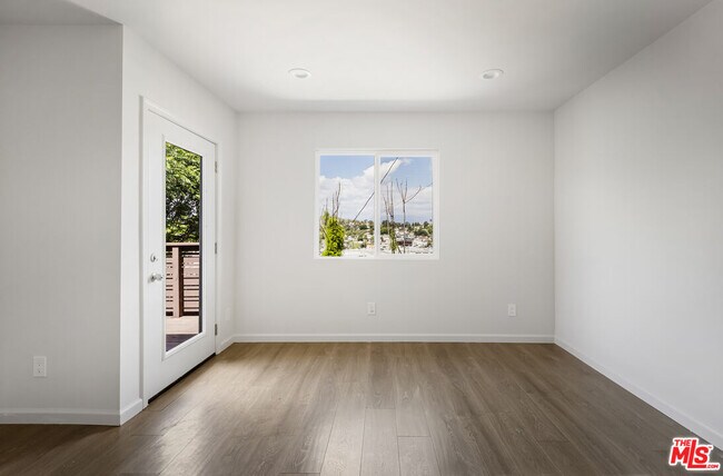 Building Photo - 1562 Attridge Ave