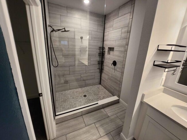 Building Photo - 913 Grand Wildmere Cove