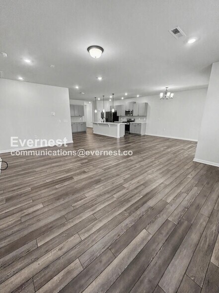 Building Photo - 2145 Bethpage Dr