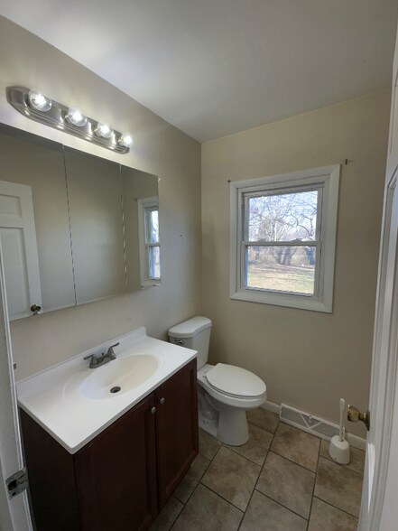 Building Photo - 6902 Ardelle Dr