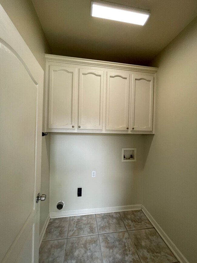 Building Photo - 10580 Springglen Ct