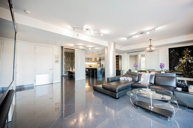 Building Photo - Wake Up to the Las Vegas Skyline – Premium 2-Bedroom Unit with Wall-to-Wall Windows
