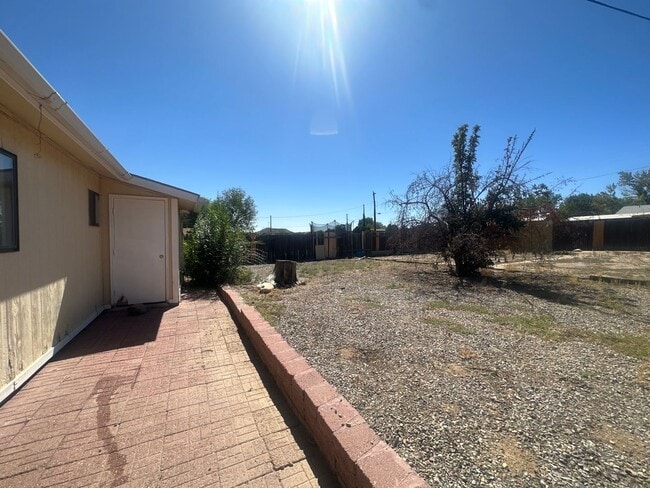 Building Photo - 3 Bedroom 1 Bathroom Home for rent in Aztec