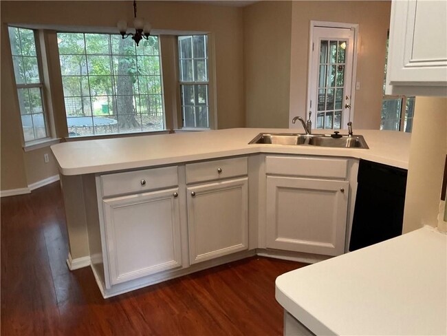 Building Photo - 2570 Treasure Ct
