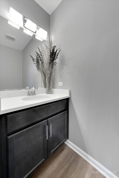 Building Photo - 11632 Amberwood Dr