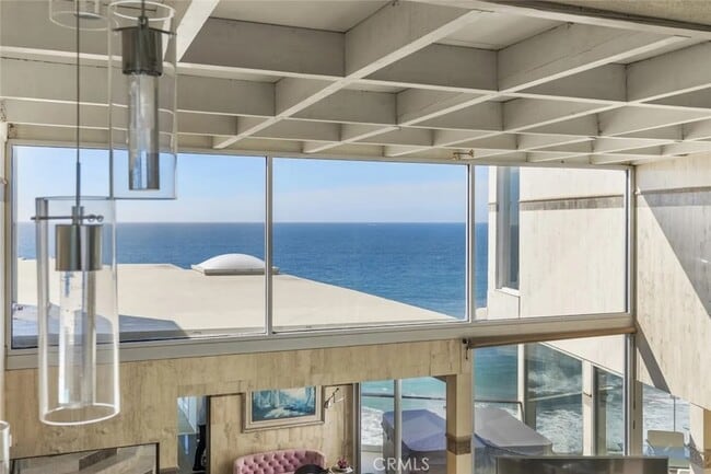 Building Photo - 31877 Circle Dr