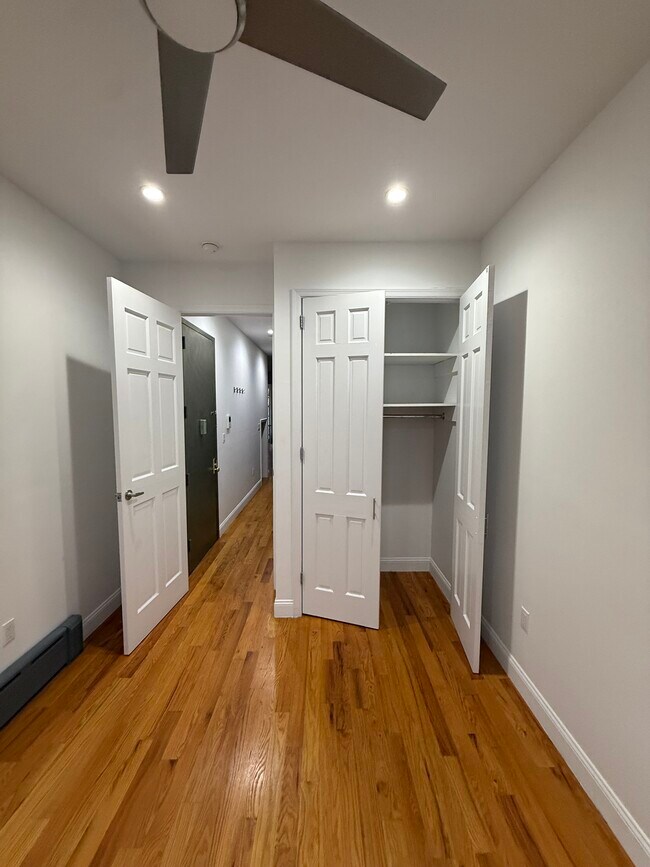 Building Photo - 308 Troutman St