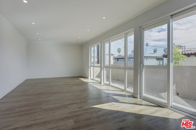 Building Photo - 12320 Montana Ave