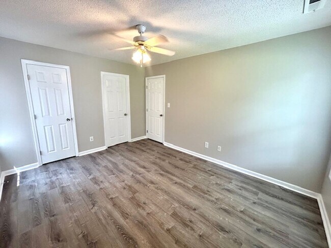 Building Photo - 132 Railroad Ridge Rd