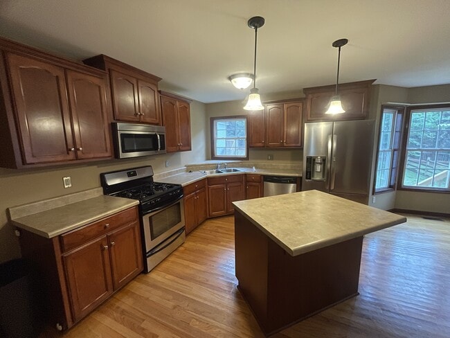 Building Photo - 1185 Eller Wood Dr