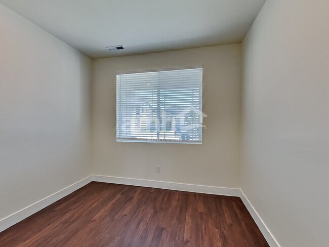 Building Photo - 1421 Alderleaf Ave