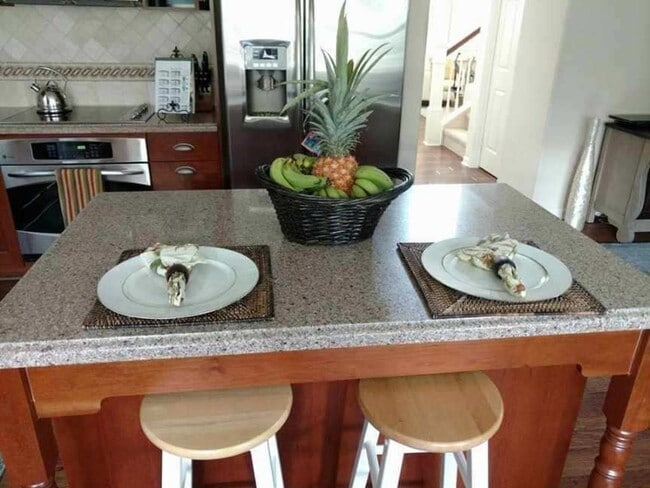 Building Photo - Stunning 3-Bedroom/3-Bathroom in Sunny Ewa...