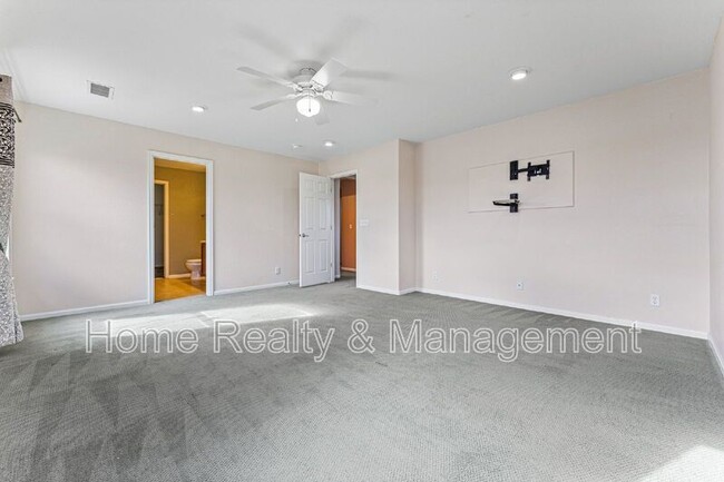 Building Photo - 6380 E 139th Ave