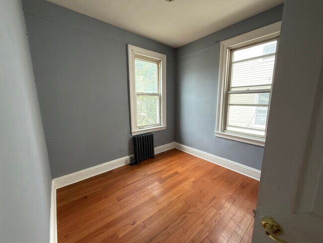 Building Photo - 225 Lembeck Ave