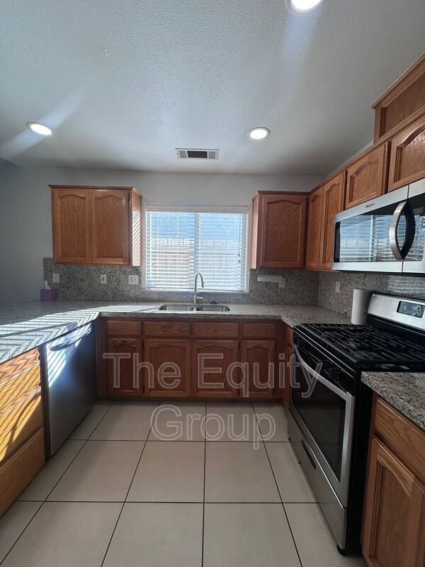 Building Photo - 3908 S Dans St